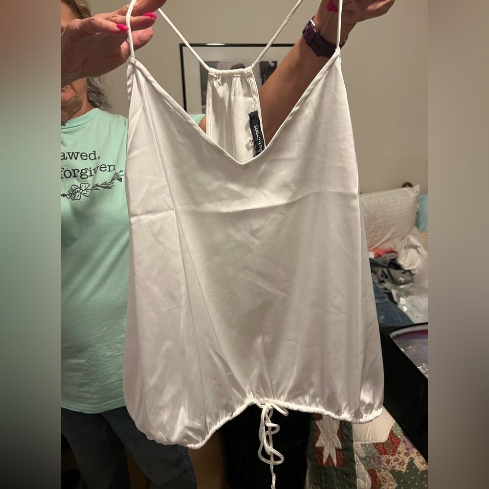 Sugar lips white silky tank med Nwts